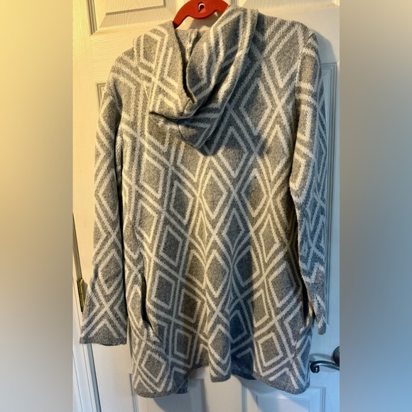 Very Warm Hooded Cardigan - Picture 5 of 10